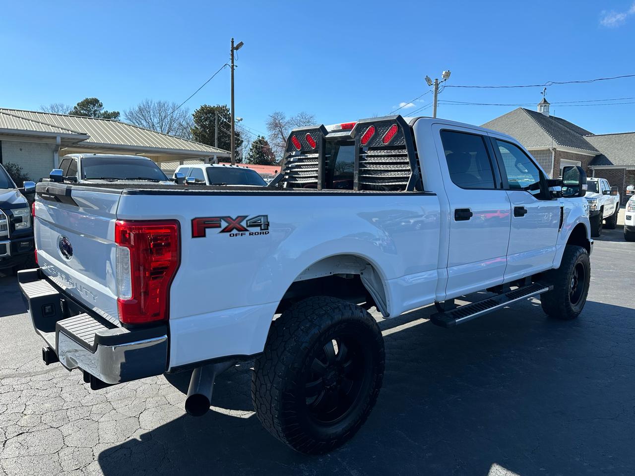 Ford Super Duty F-250 SRW XLT 4WD Crew Cab 6.75' Box 2017