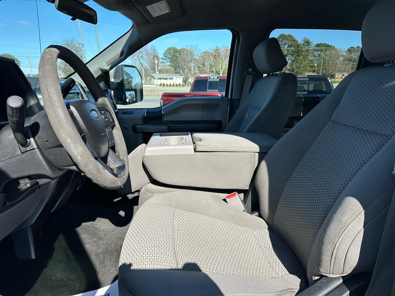 Ford Super Duty F-250 SRW XLT 4WD Crew Cab 6.75' Box 2017