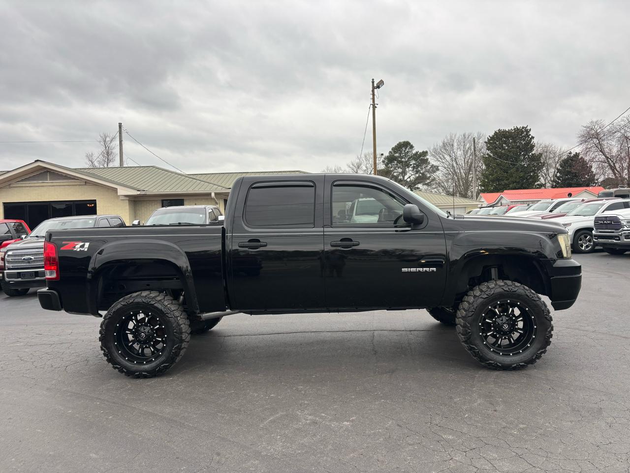 GMC Sierra 1500 4WD Crew Cab 143.5" SLE 2011