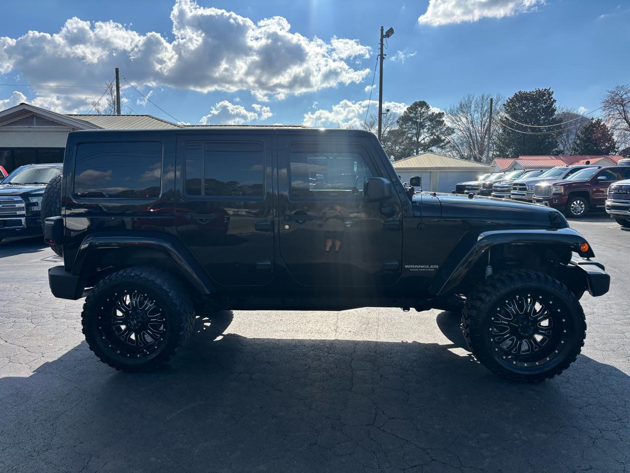 Jeep Wrangler Unlimited 4WD 4dr Sahara 2016