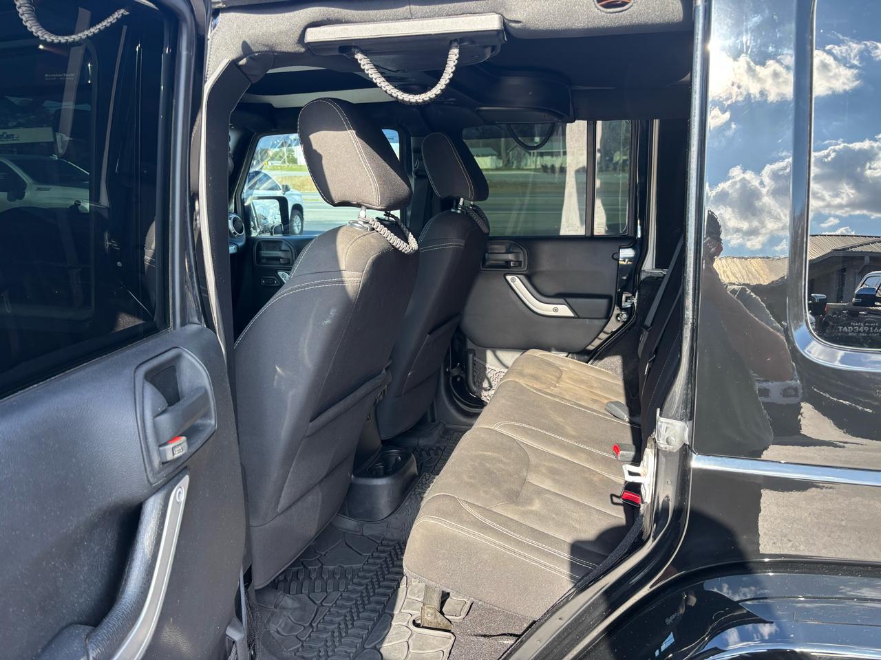 Jeep Wrangler Unlimited 4WD 4dr Sahara 2016