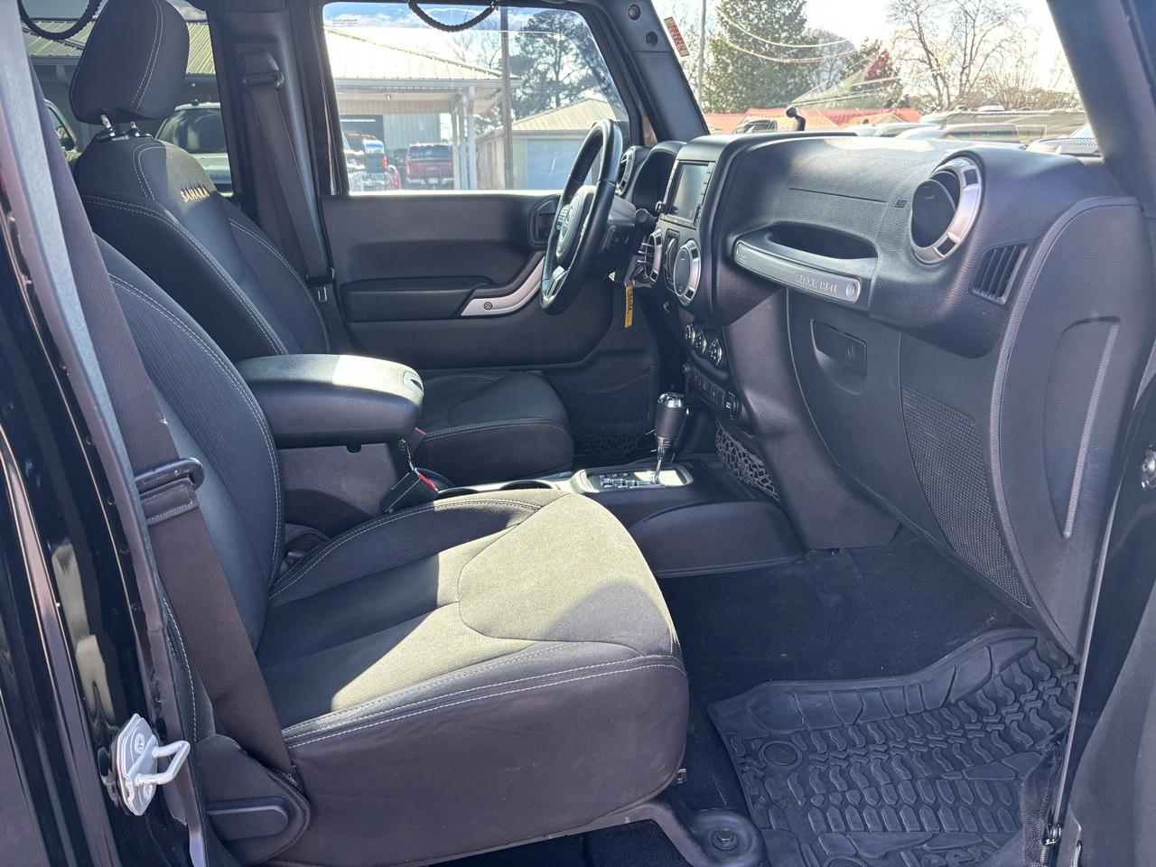 Jeep Wrangler Unlimited 4WD 4dr Sahara 2016