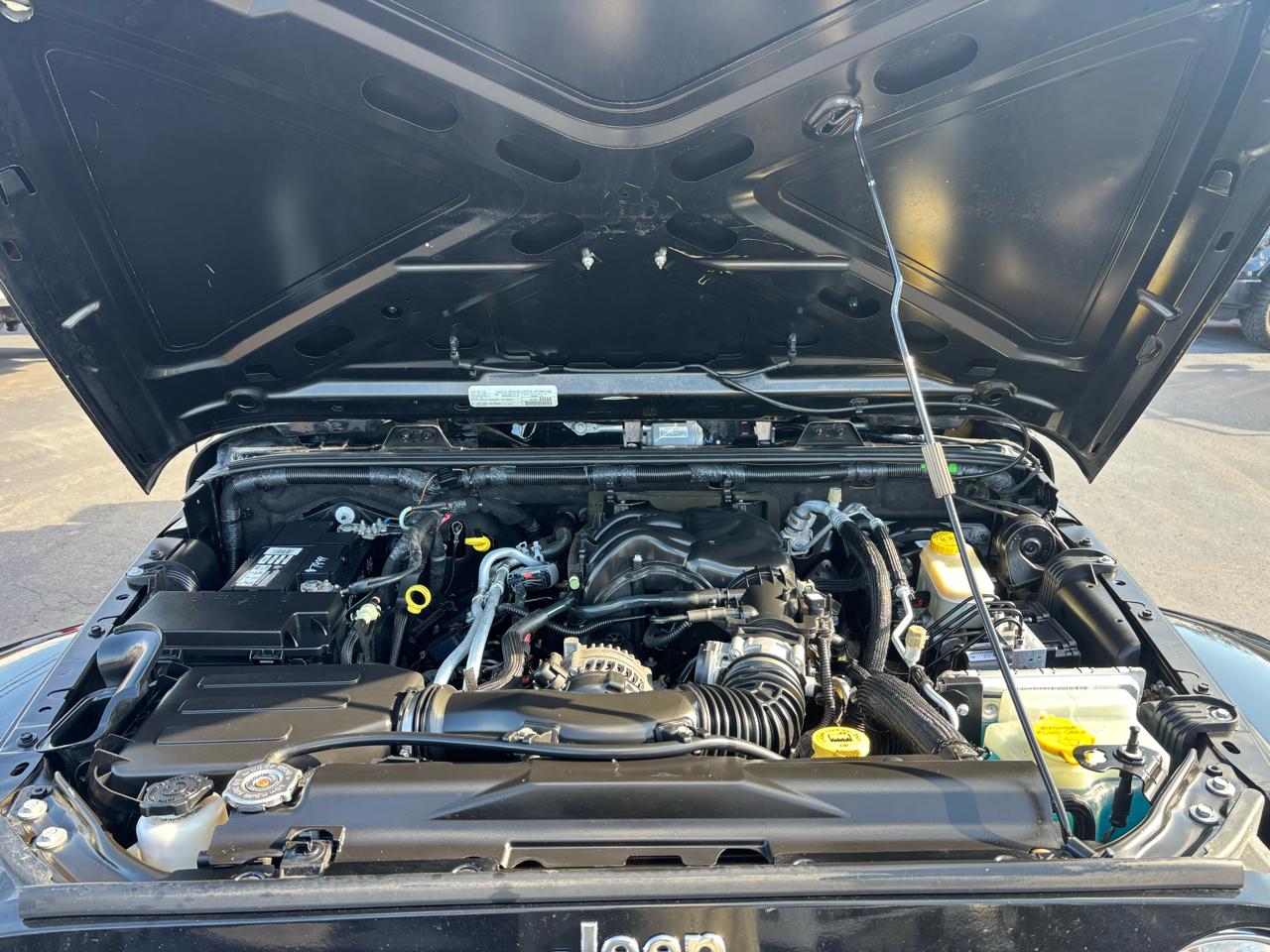 Jeep Wrangler Unlimited 4WD 4dr Sahara 2016