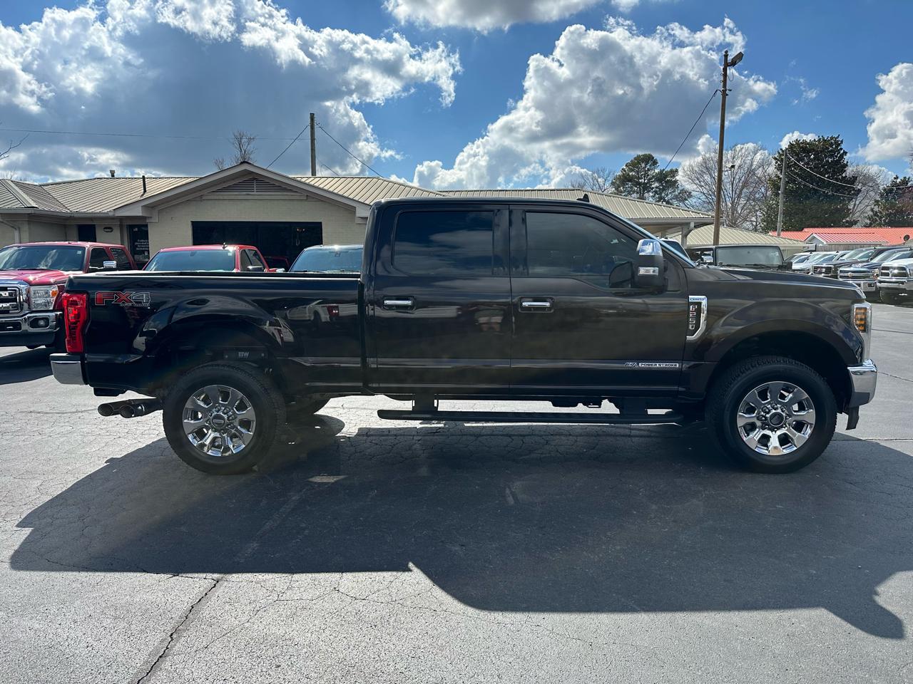 Ford Super Duty F-250 SRW Lariat 4WD Crew Cab 6.75' Box 2019