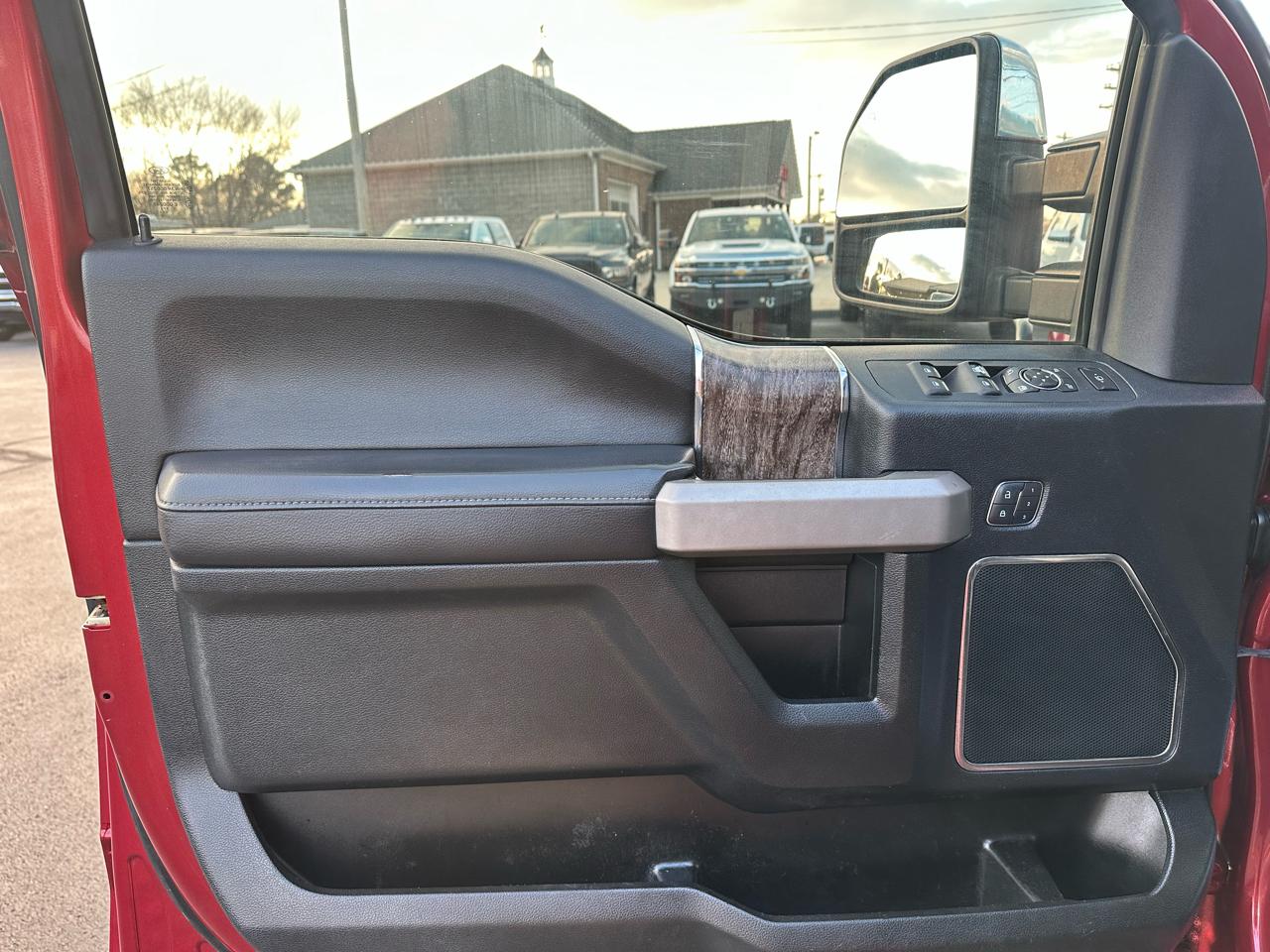 Ford Super Duty F-250 SRW Lariat 4WD Crew Cab 6.75' Box 2018