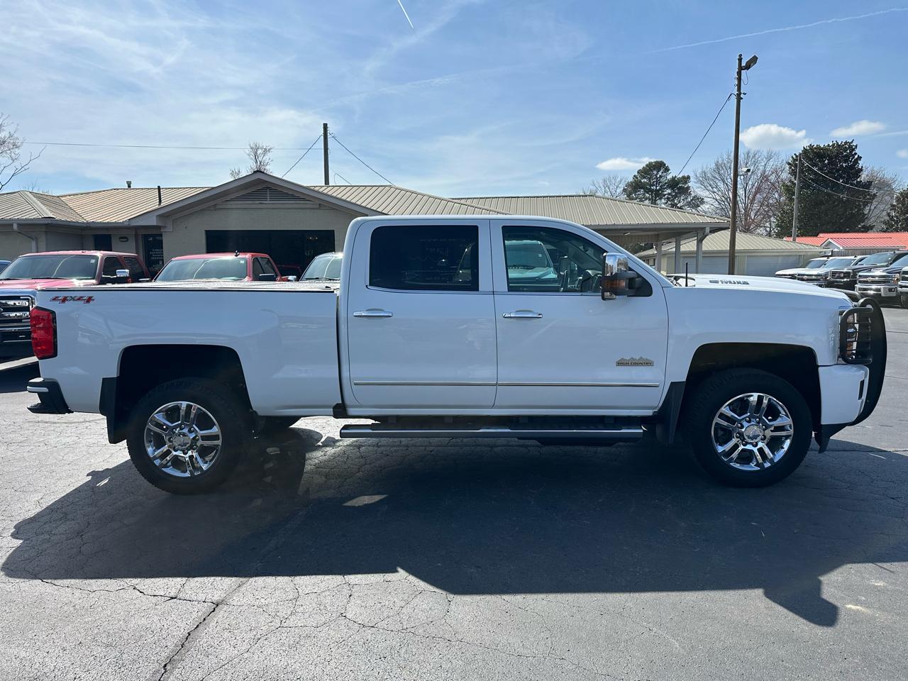 Chevrolet Silverado 2500HD 4WD Crew Cab 153.7" High Country 2017