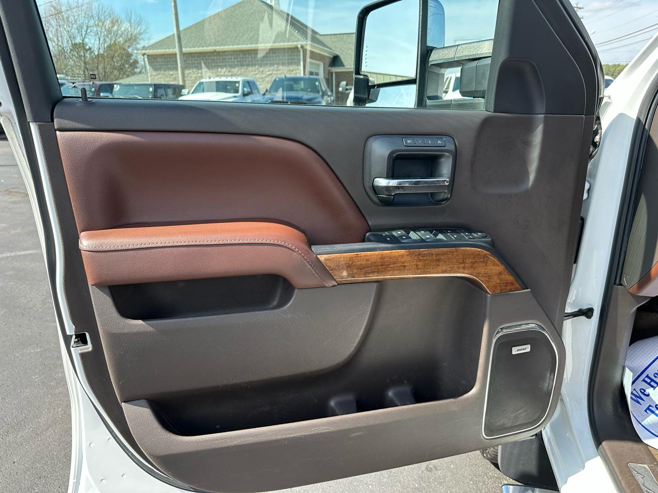 Chevrolet Silverado 2500HD 4WD Crew Cab 153.7" High Country 2017