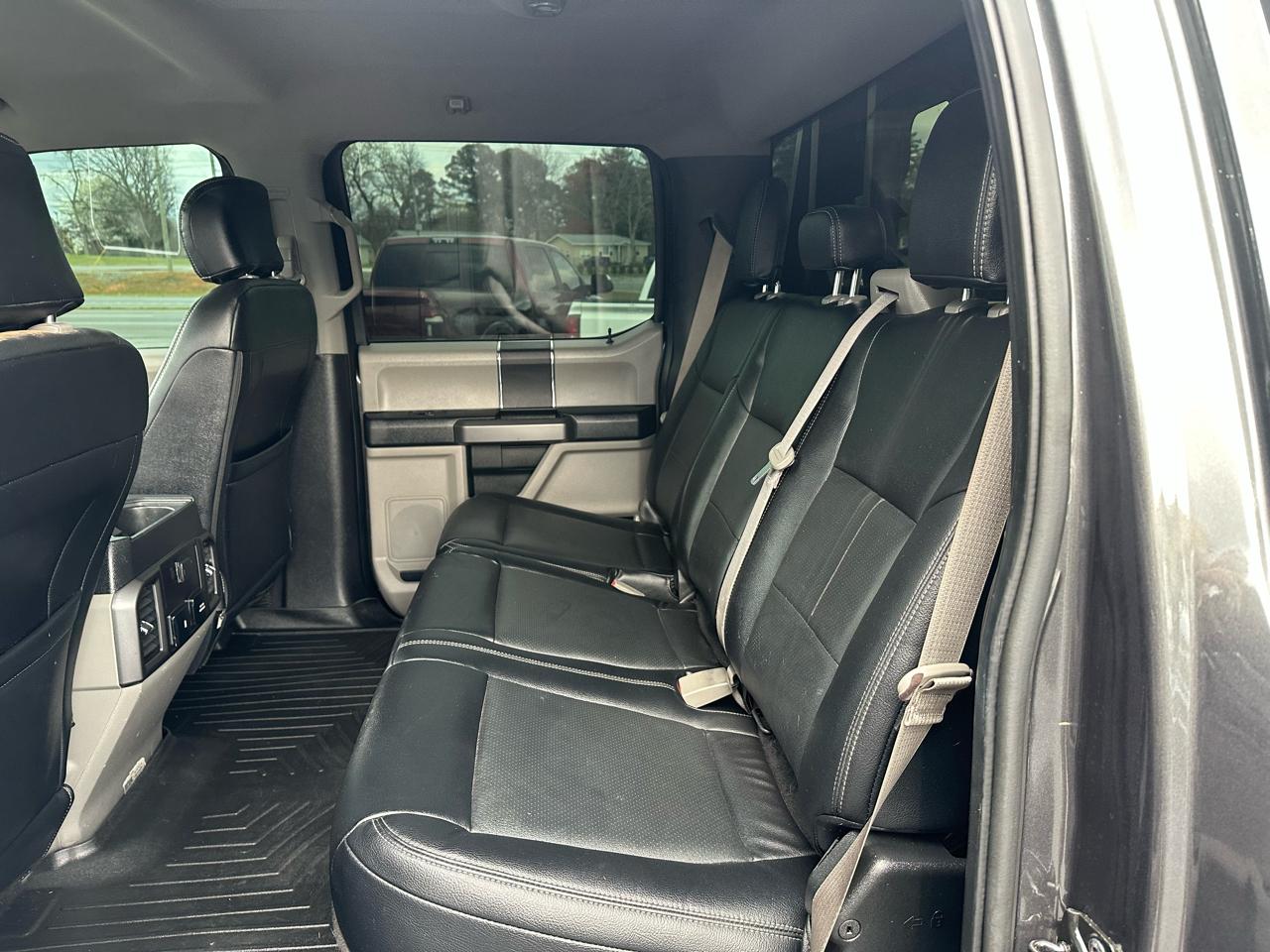 Ford Super Duty F-450 DRW XLT 4WD Crew Cab 179" WB 60" CA 2019