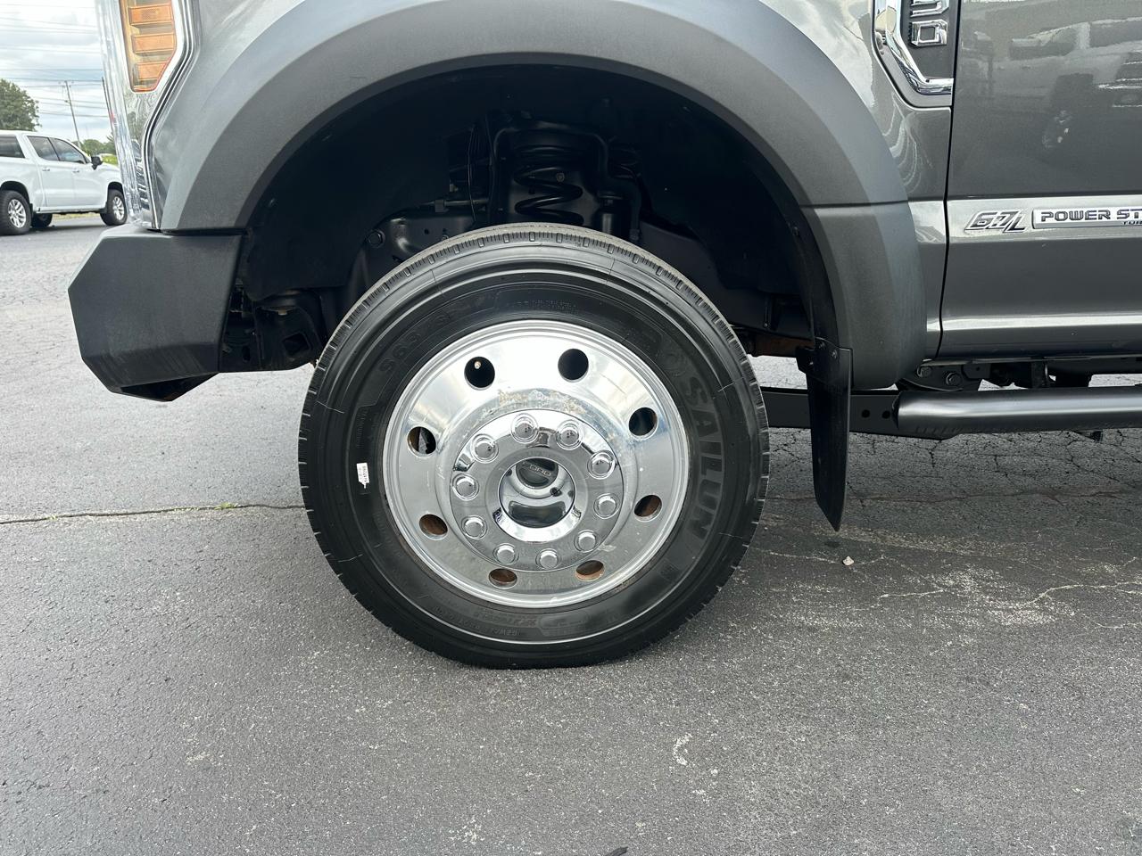 Ford Super Duty F-450 DRW XLT 4WD Crew Cab 179" WB 60" CA 2019