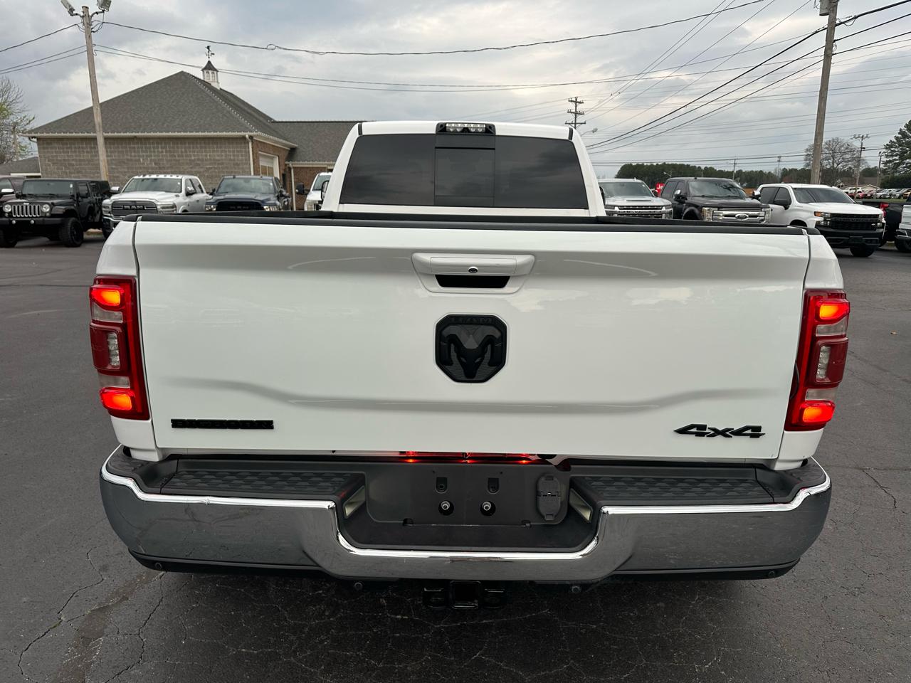 RAM 3500 Tradesman 4x4 Crew Cab 8' Box 2020