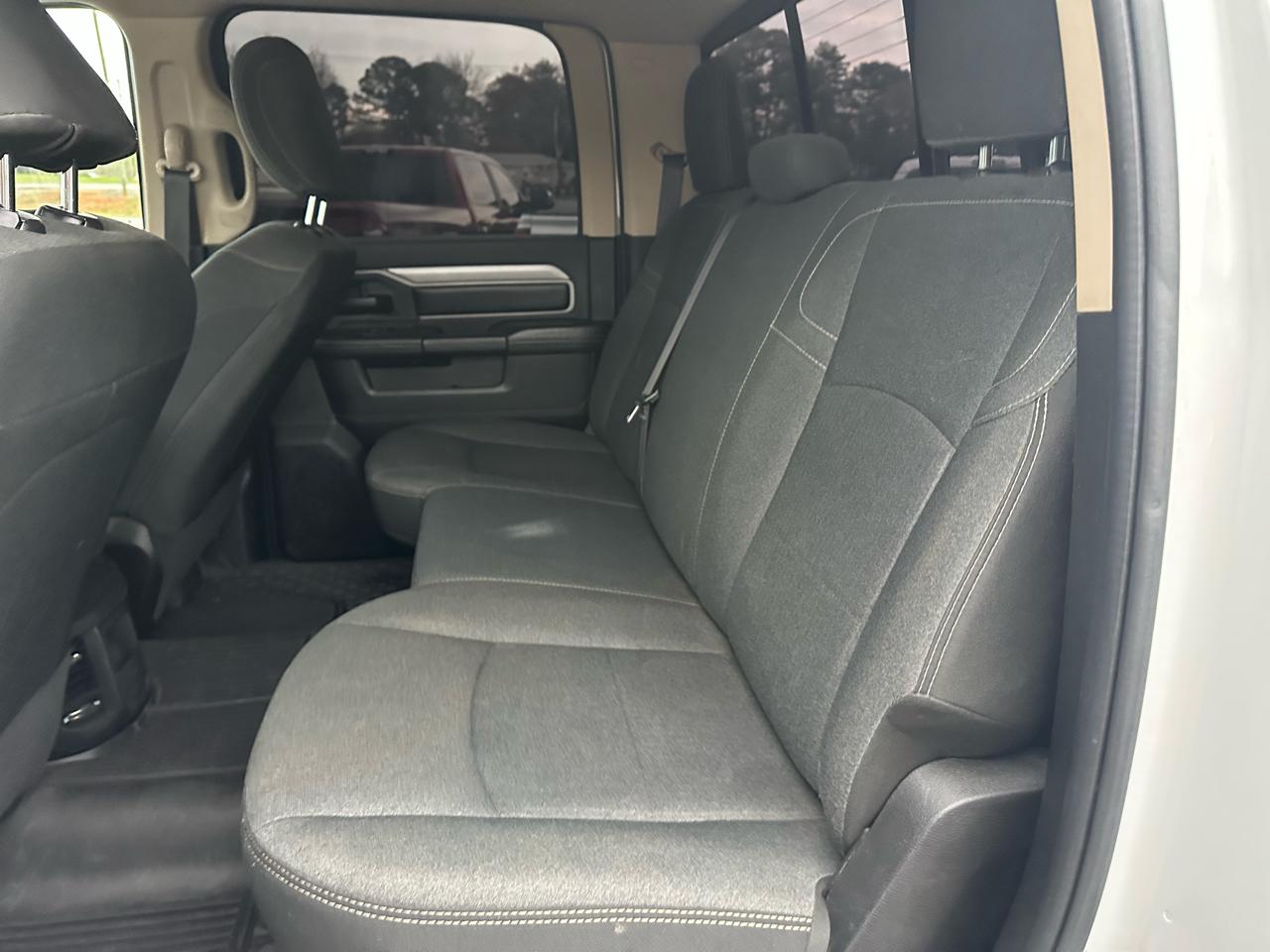 RAM 3500 Tradesman 4x4 Crew Cab 8' Box 2020