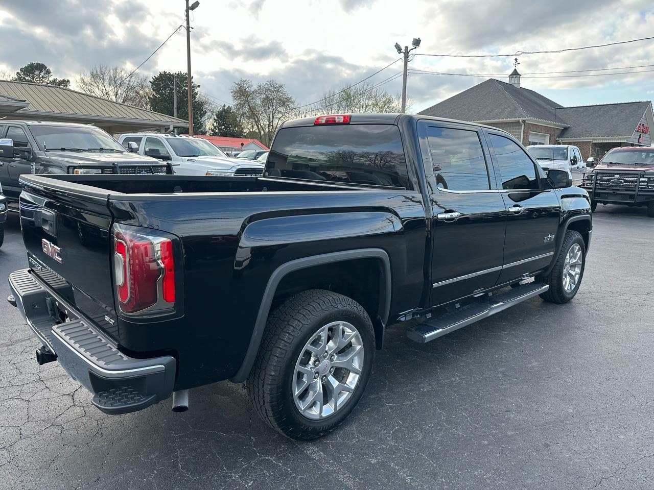 GMC Sierra 1500 4WD Crew Cab 143.5" SLT 2016