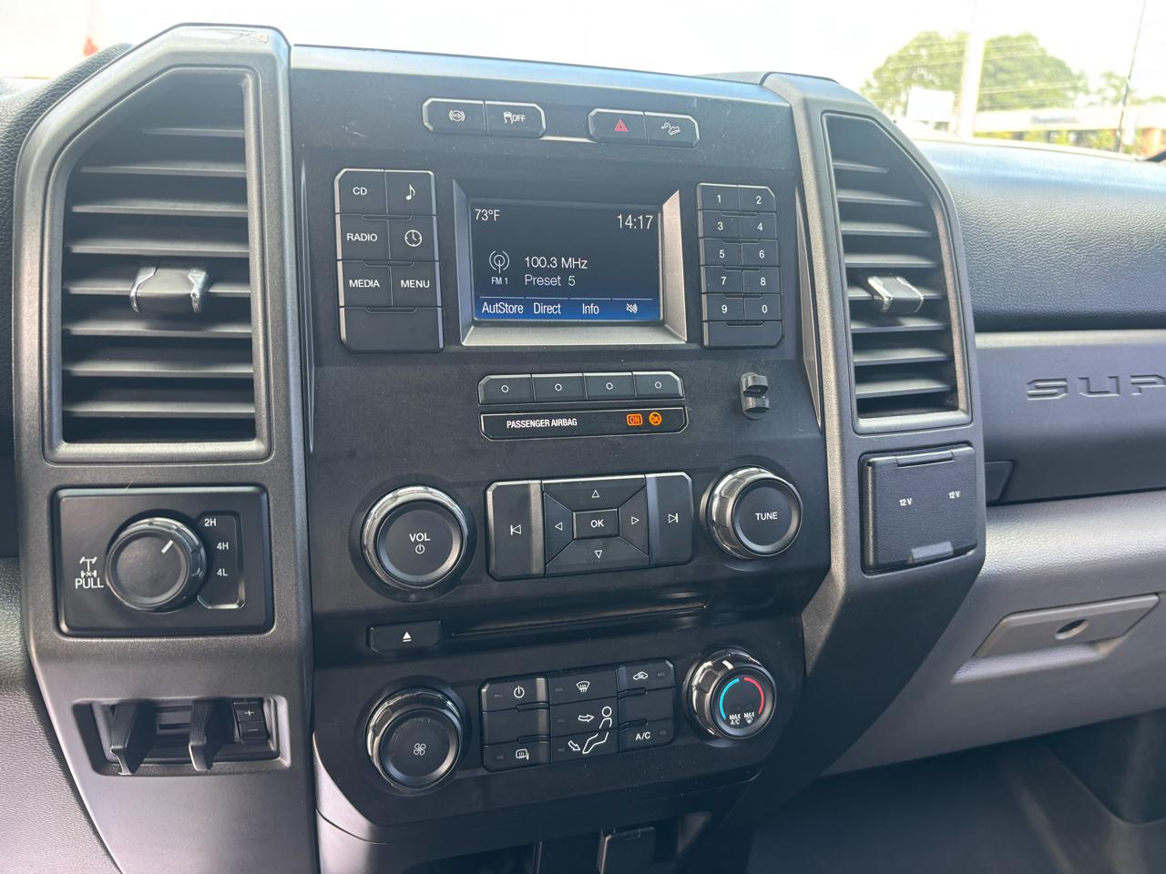 Ford Super Duty F-250 SRW XL 4WD Crew Cab 6.75' Box 2017