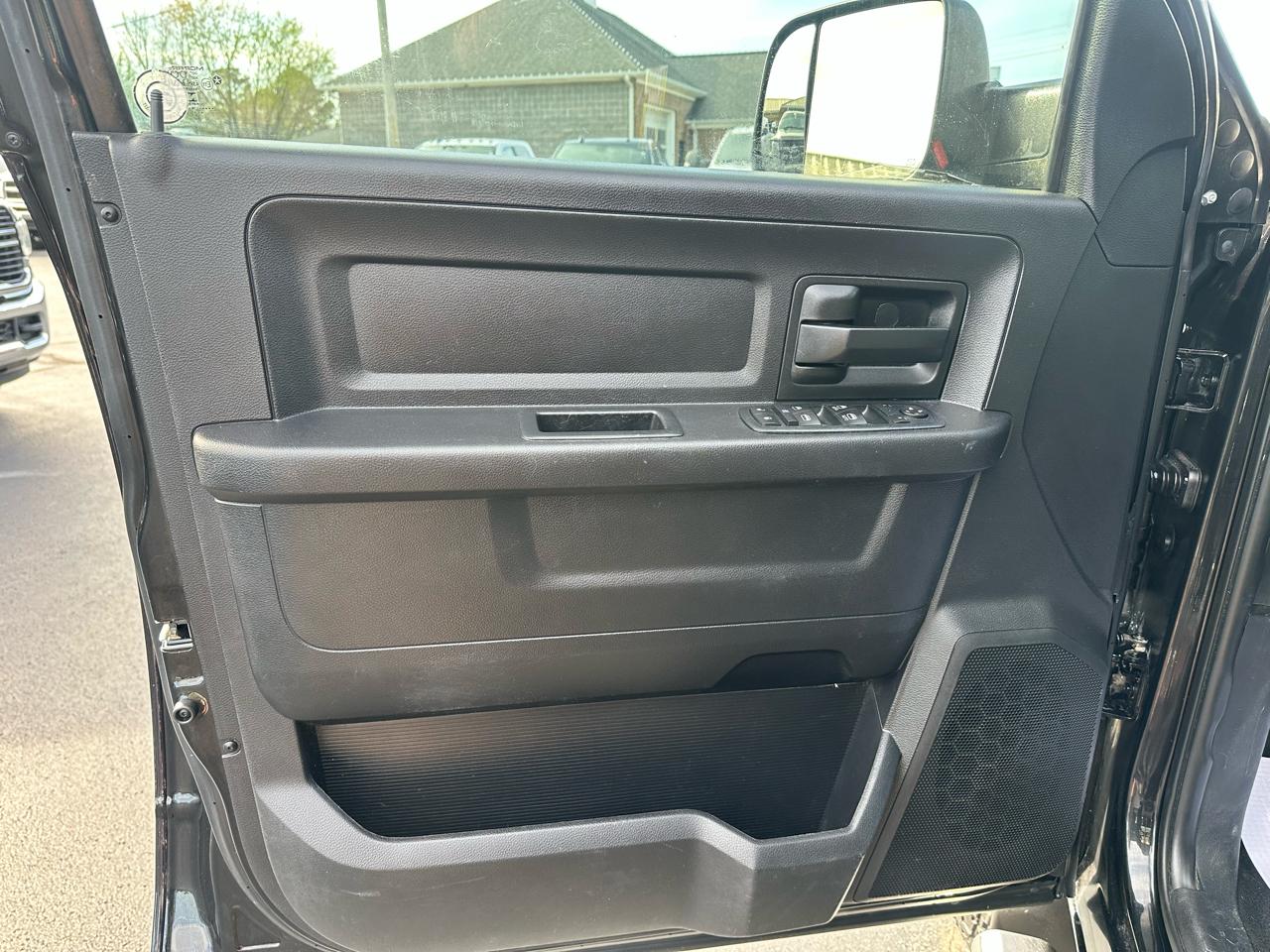 RAM 2500 4WD Crew Cab 149" Tradesman 2015