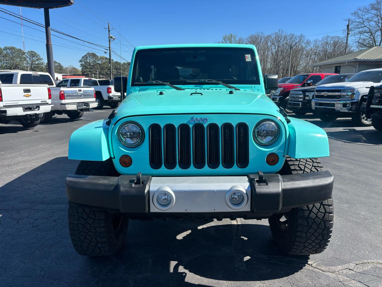 Jeep Wrangler Unlimited 4WD 4dr Sahara 2012