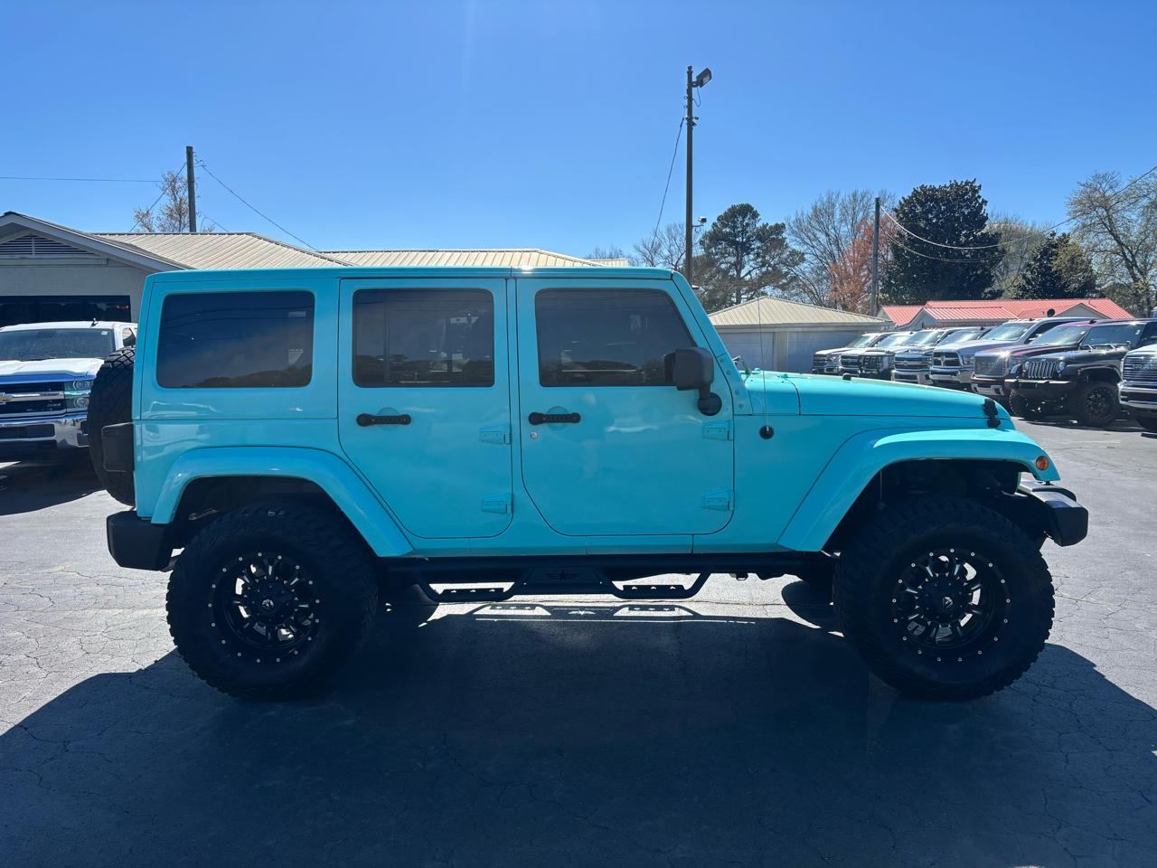 Jeep Wrangler Unlimited 4WD 4dr Sahara 2012