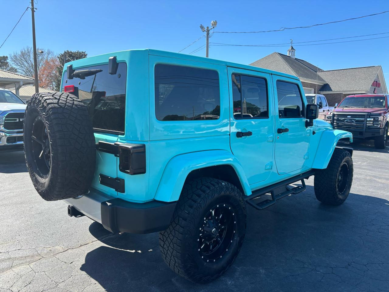 Jeep Wrangler Unlimited 4WD 4dr Sahara 2012