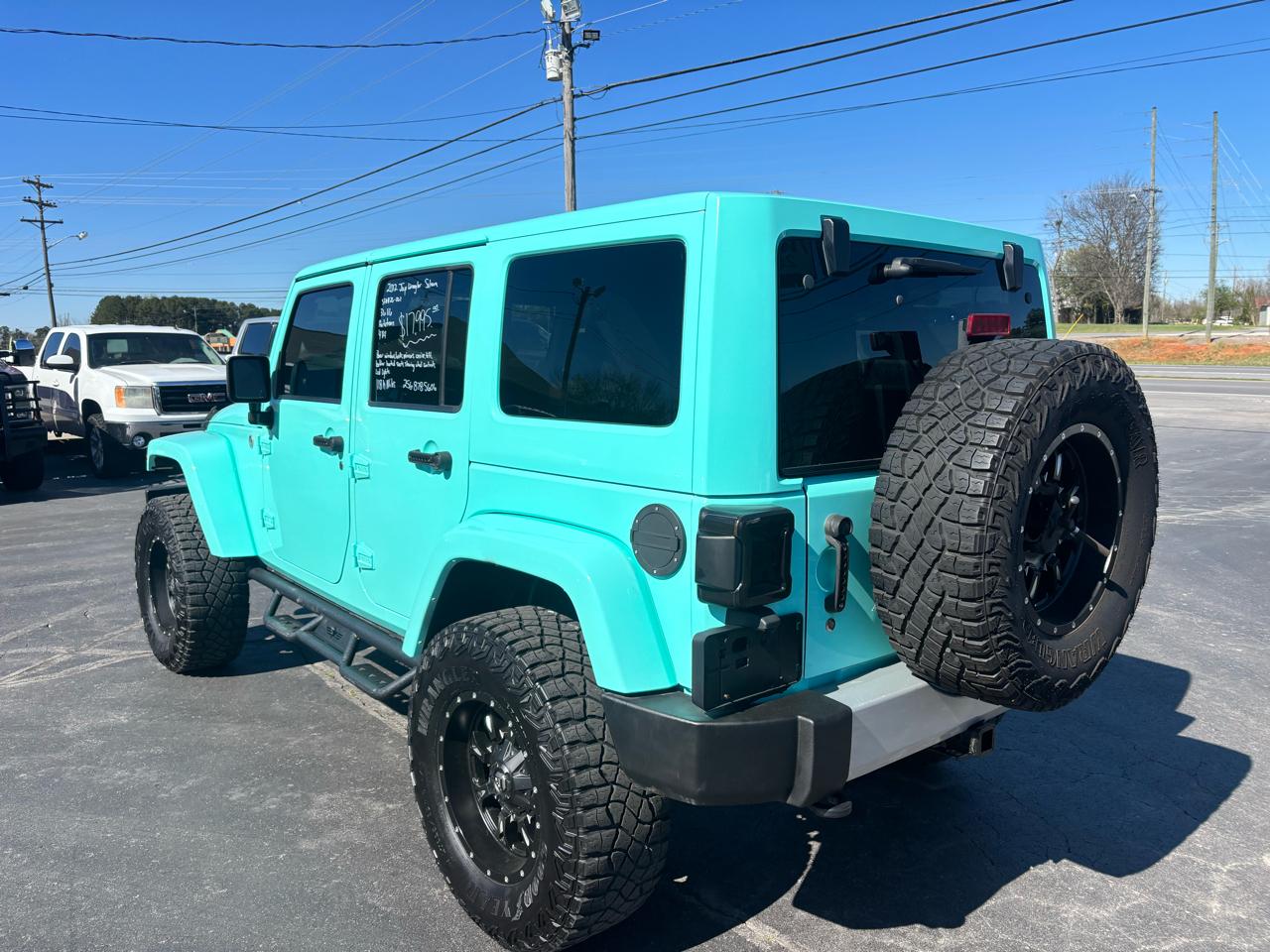 Jeep Wrangler Unlimited 4WD 4dr Sahara 2012