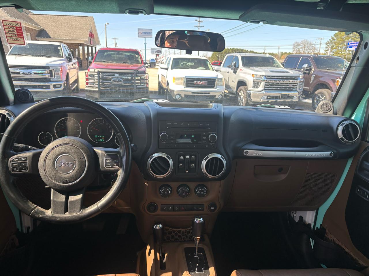 Jeep Wrangler Unlimited 4WD 4dr Sahara 2012