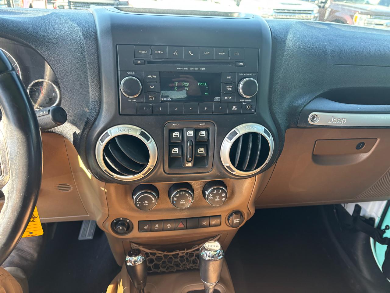 Jeep Wrangler Unlimited 4WD 4dr Sahara 2012