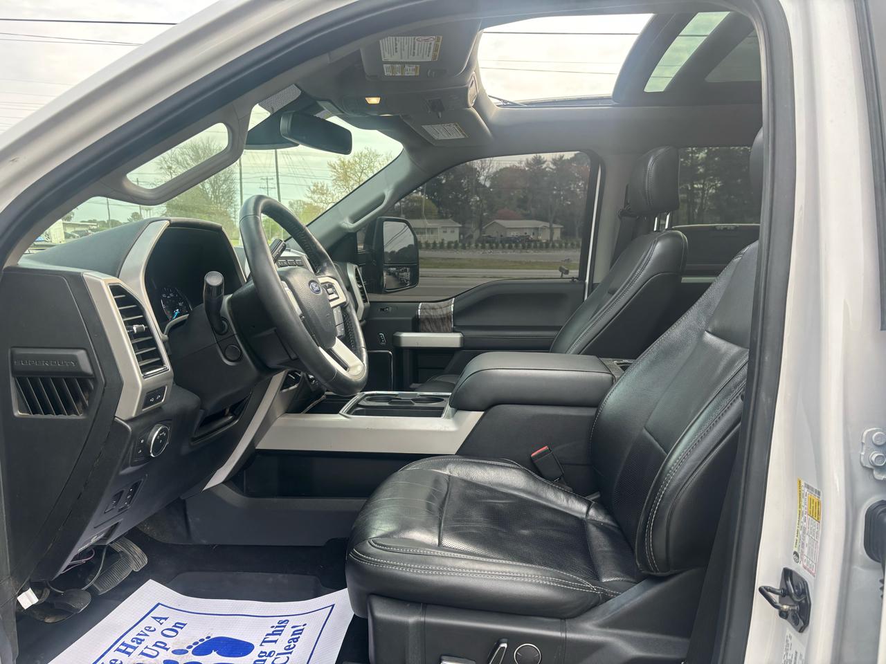 Ford Super Duty F-250 SRW Lariat 4WD Crew Cab 6.75' Box 2019