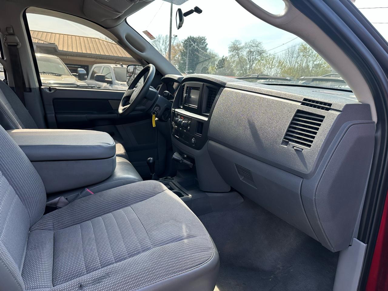 Dodge Ram 2500 4WD Quad Cab 140.5" ST 2008