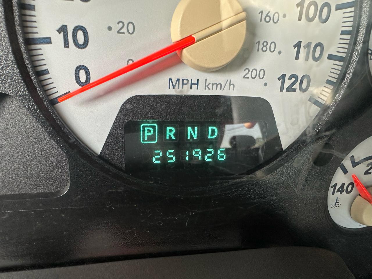 Dodge Ram 2500 4WD Quad Cab 140.5" ST 2008