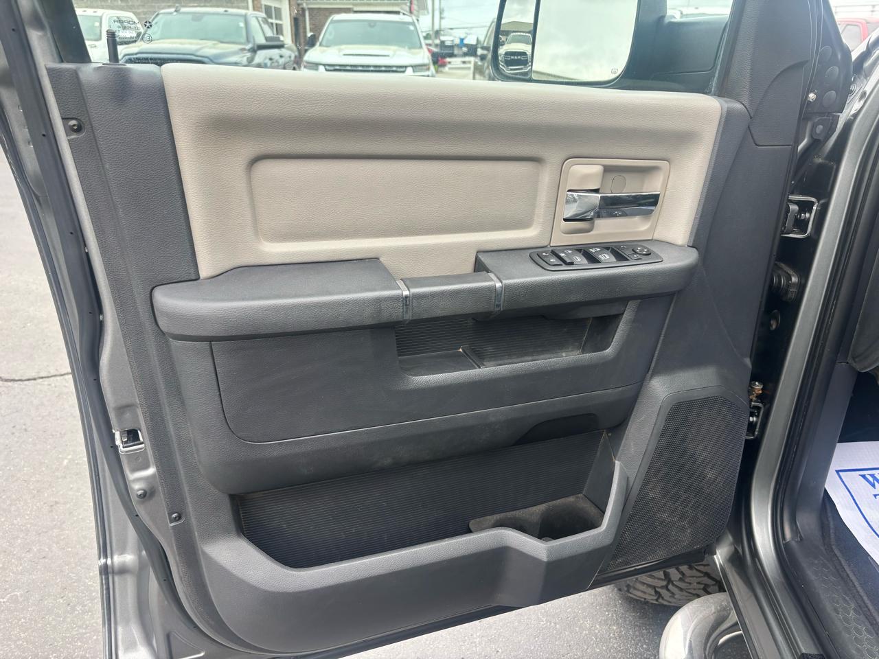 RAM 2500 4WD Mega Cab 160.5" SLT 2012