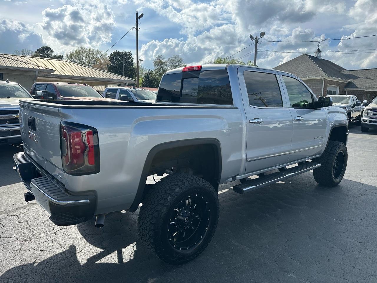 GMC Sierra 1500 4WD Crew Cab 143.5" SLT 2017