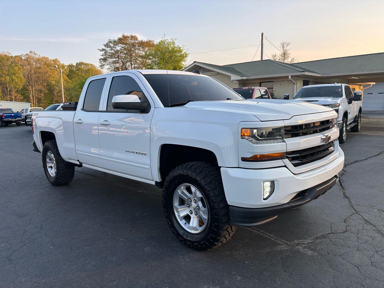 Chevrolet Silverado 1500 4WD Double Cab 143.5" LT w/2LT 2016
