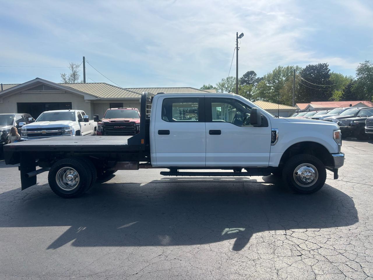 Ford Super Duty F-350 DRW XL 4WD Crew Cab 179" WB 60" CA 2021