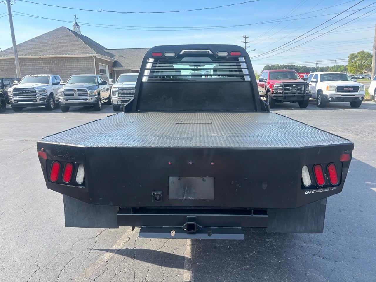 Ford Super Duty F-350 DRW XL 4WD Crew Cab 179" WB 60" CA 2021