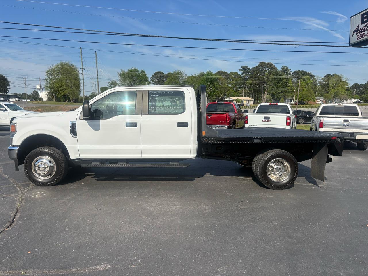 Ford Super Duty F-350 DRW XL 4WD Crew Cab 179" WB 60" CA 2021