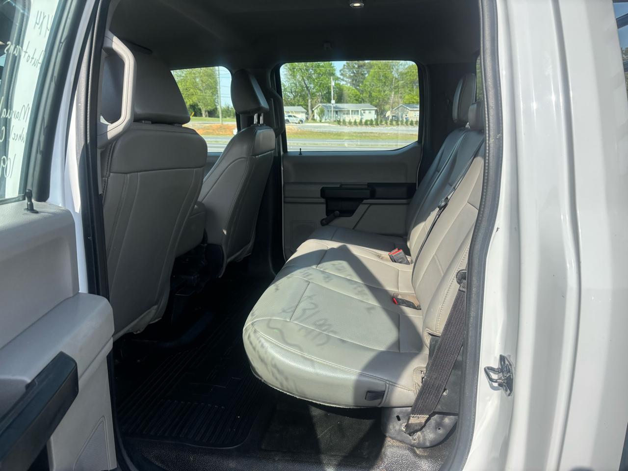 Ford Super Duty F-350 DRW XL 4WD Crew Cab 179" WB 60" CA 2021