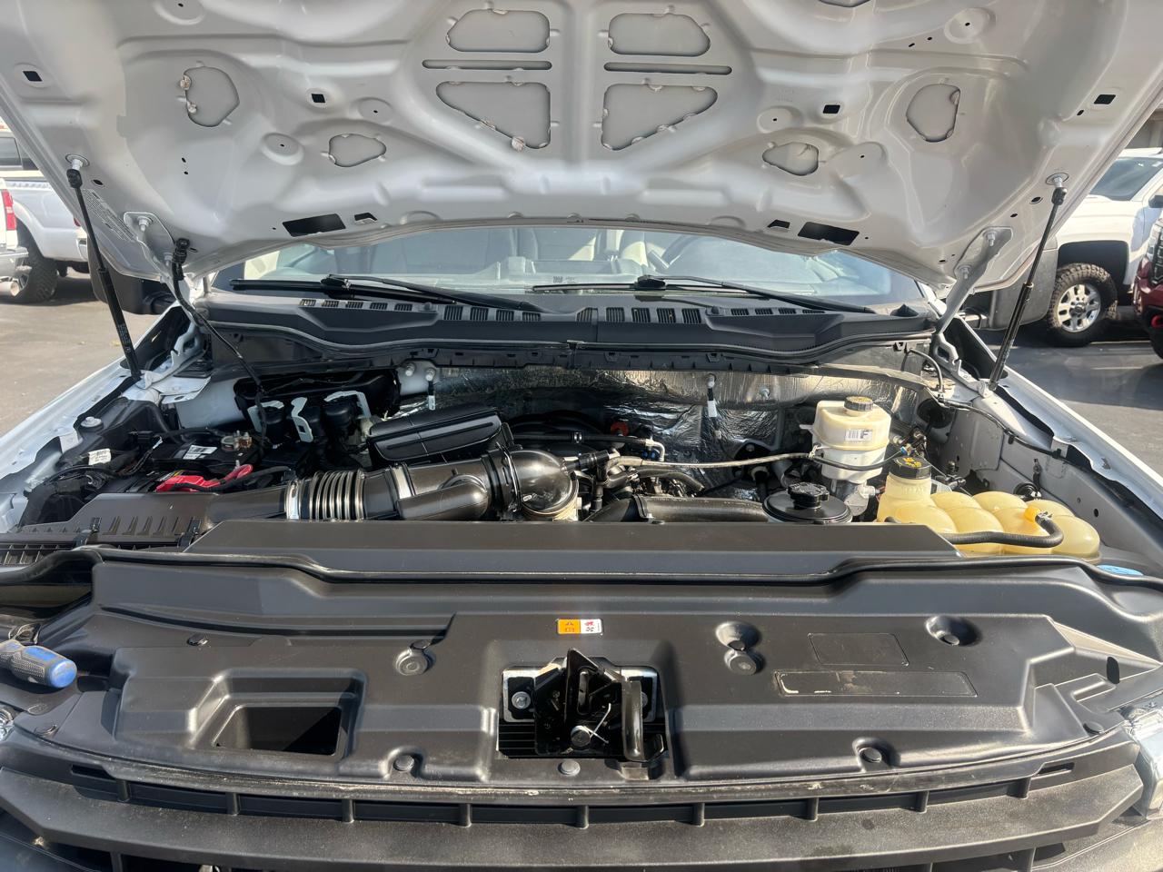 Ford Super Duty F-350 DRW XL 4WD Crew Cab 179" WB 60" CA 2021