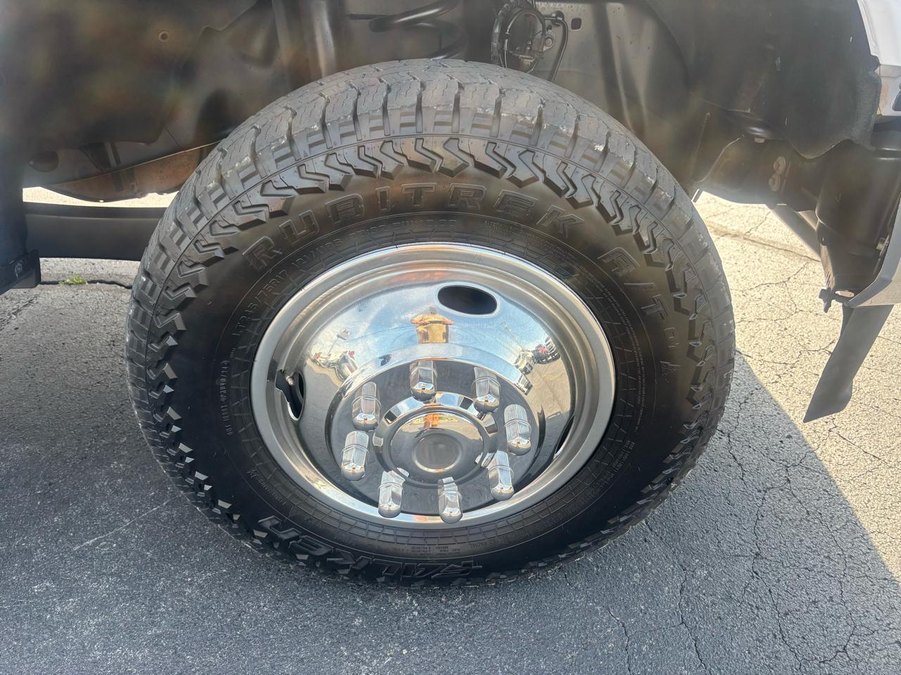 Ford Super Duty F-350 DRW XL 4WD Crew Cab 179" WB 60" CA 2021