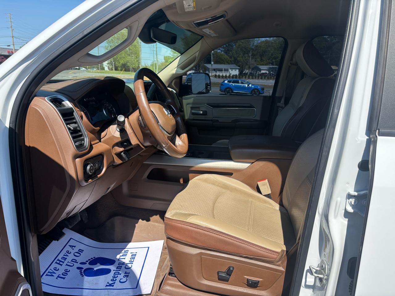 RAM 2500 Laramie 4x4 Crew Cab 6'4" Box 2020