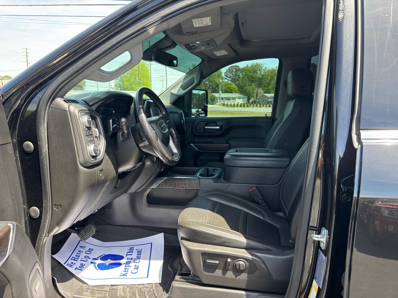 GMC Sierra 2500HD 4WD Crew Cab 159" Denali 2022