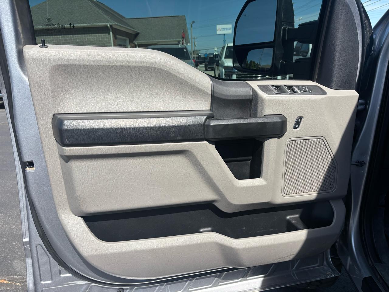 Ford Super Duty F-350 DRW XL 4WD Crew Cab 8' Box 2020