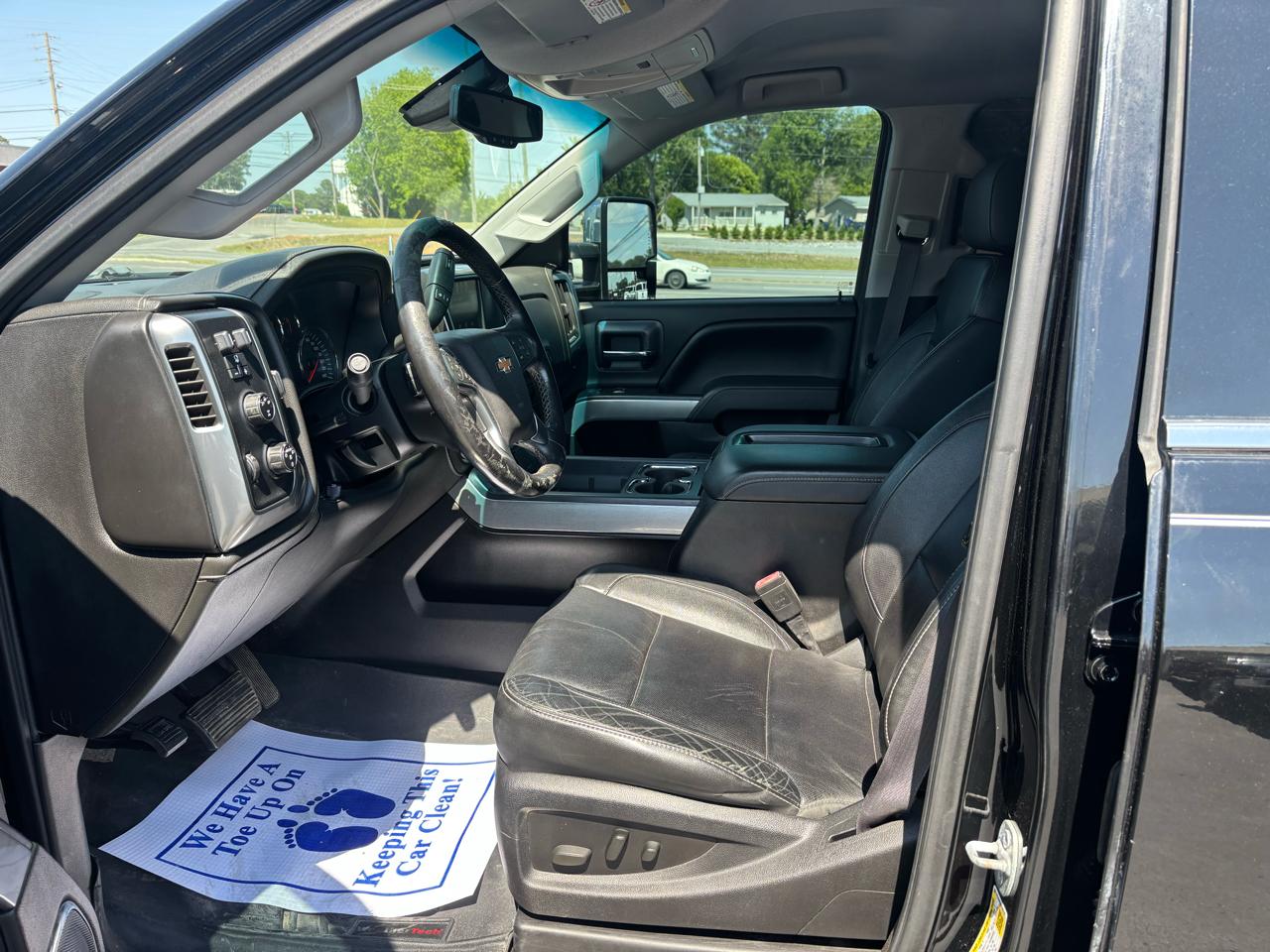 Chevrolet Silverado 2500HD Built After Aug 14 4WD Crew Cab 153.7" LTZ 2015