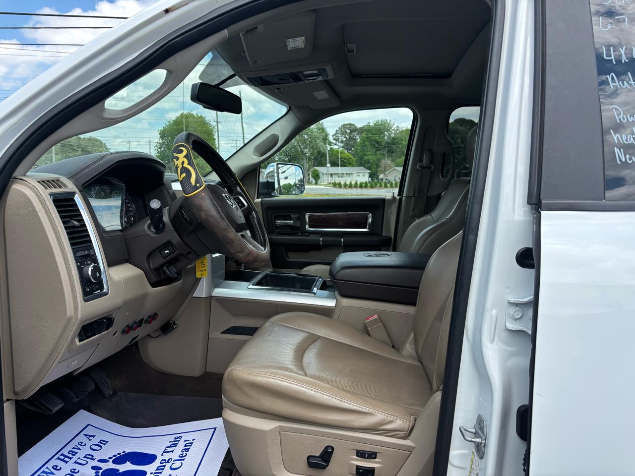 RAM 2500 4WD Crew Cab 149" Laramie 2011