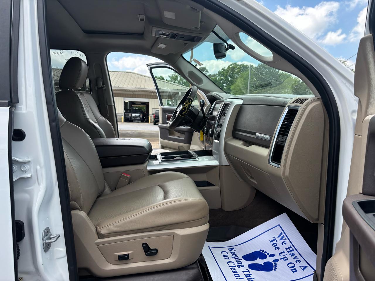 RAM 2500 4WD Crew Cab 149" Laramie 2011