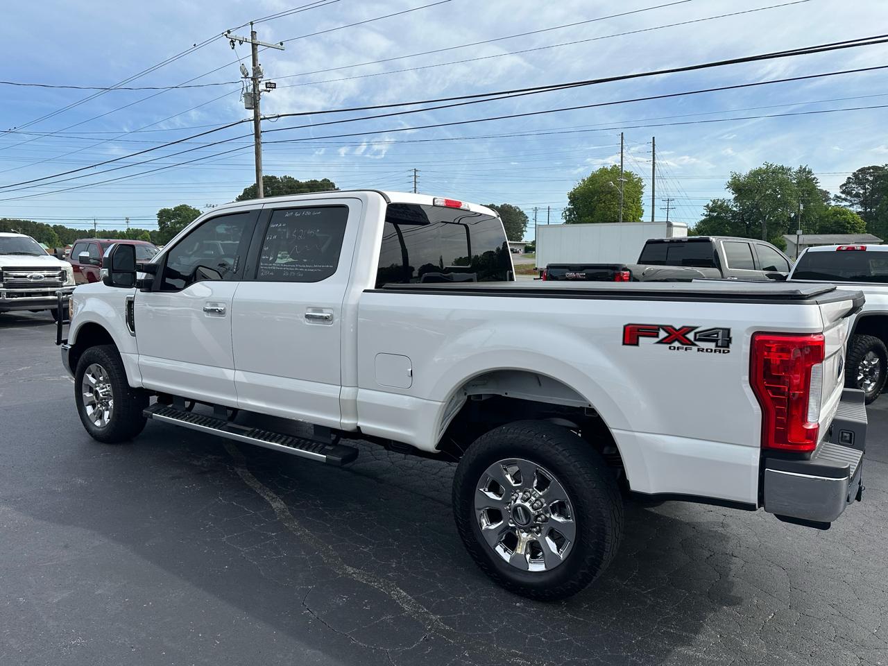 Ford Super Duty F-250 SRW Lariat 4WD Crew Cab 6.75' Box 2017