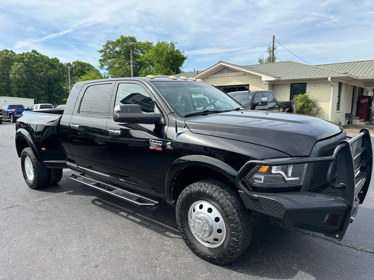 RAM 3500 4WD Mega Cab 160.5" Laramie 2012