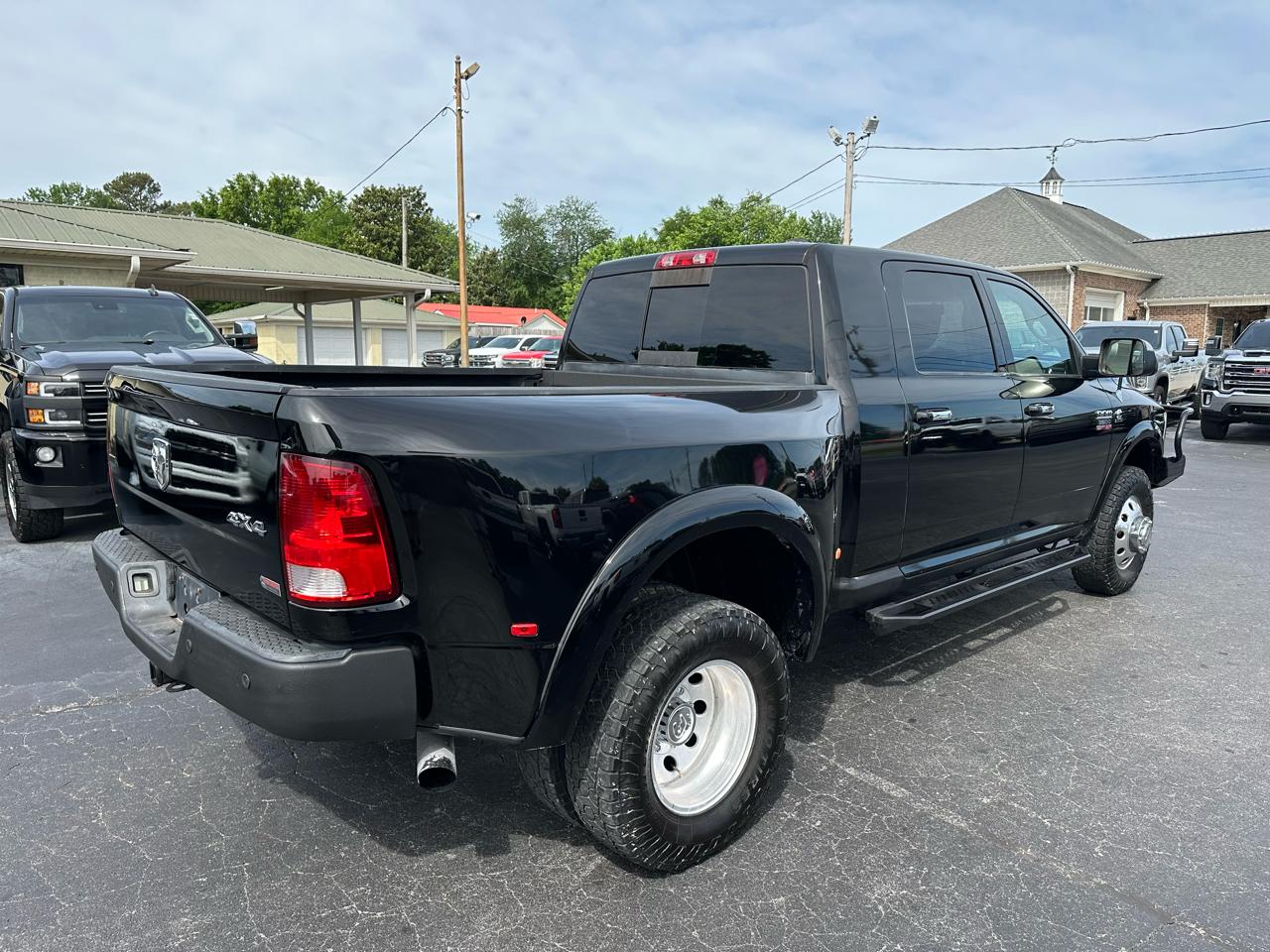 RAM 3500 4WD Mega Cab 160.5" Laramie 2012