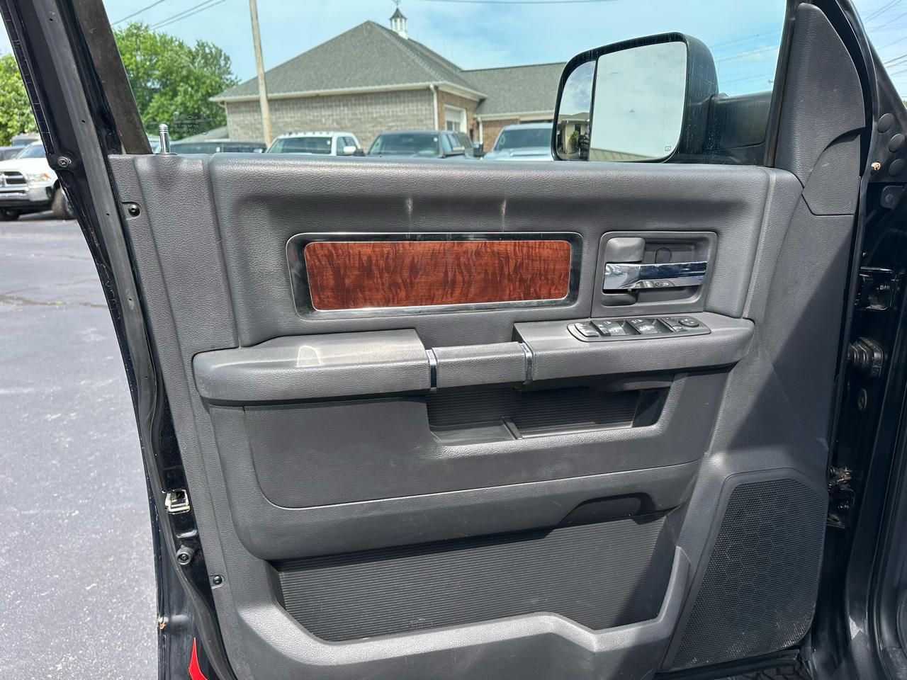 RAM 3500 4WD Mega Cab 160.5" Laramie 2012