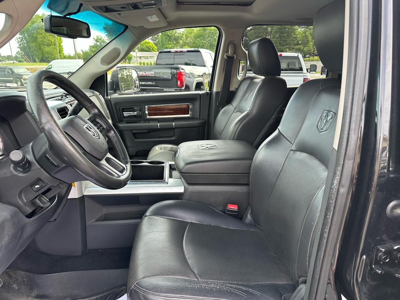 RAM 3500 4WD Mega Cab 160.5" Laramie 2012