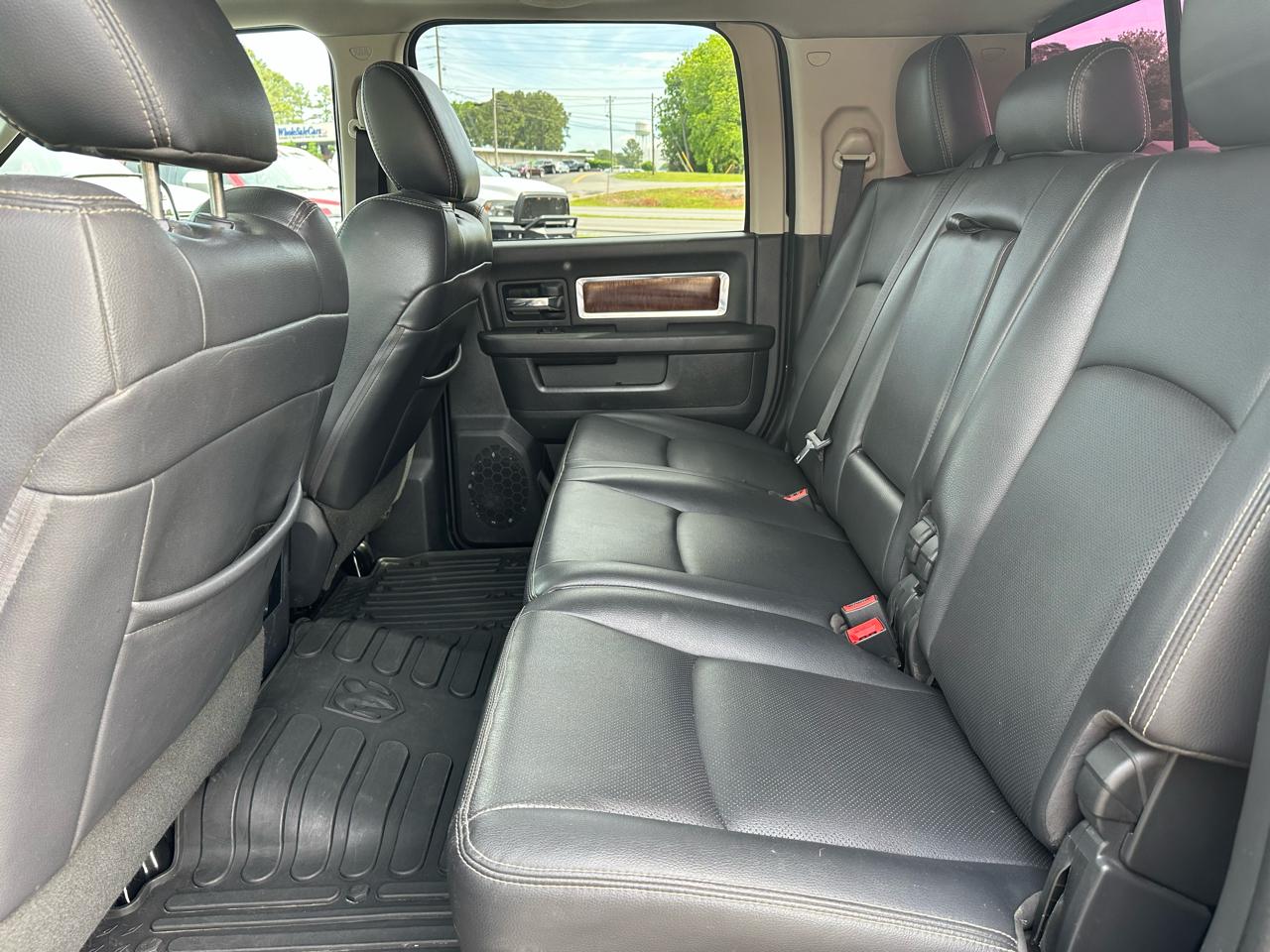 RAM 3500 4WD Mega Cab 160.5" Laramie 2012