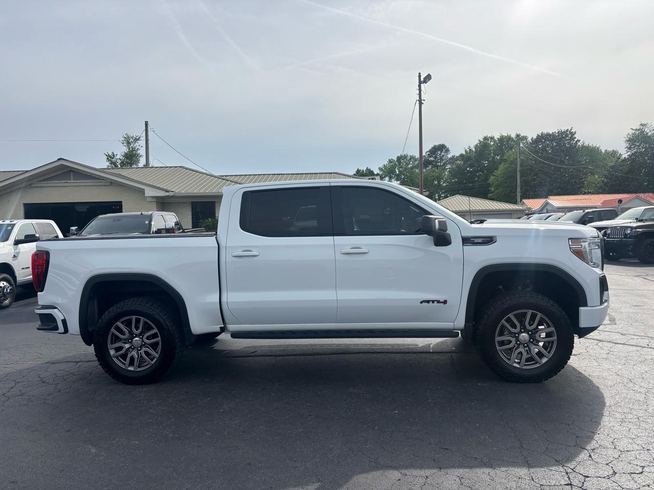 GMC Sierra 1500 4WD Crew Cab 147" AT4 2021