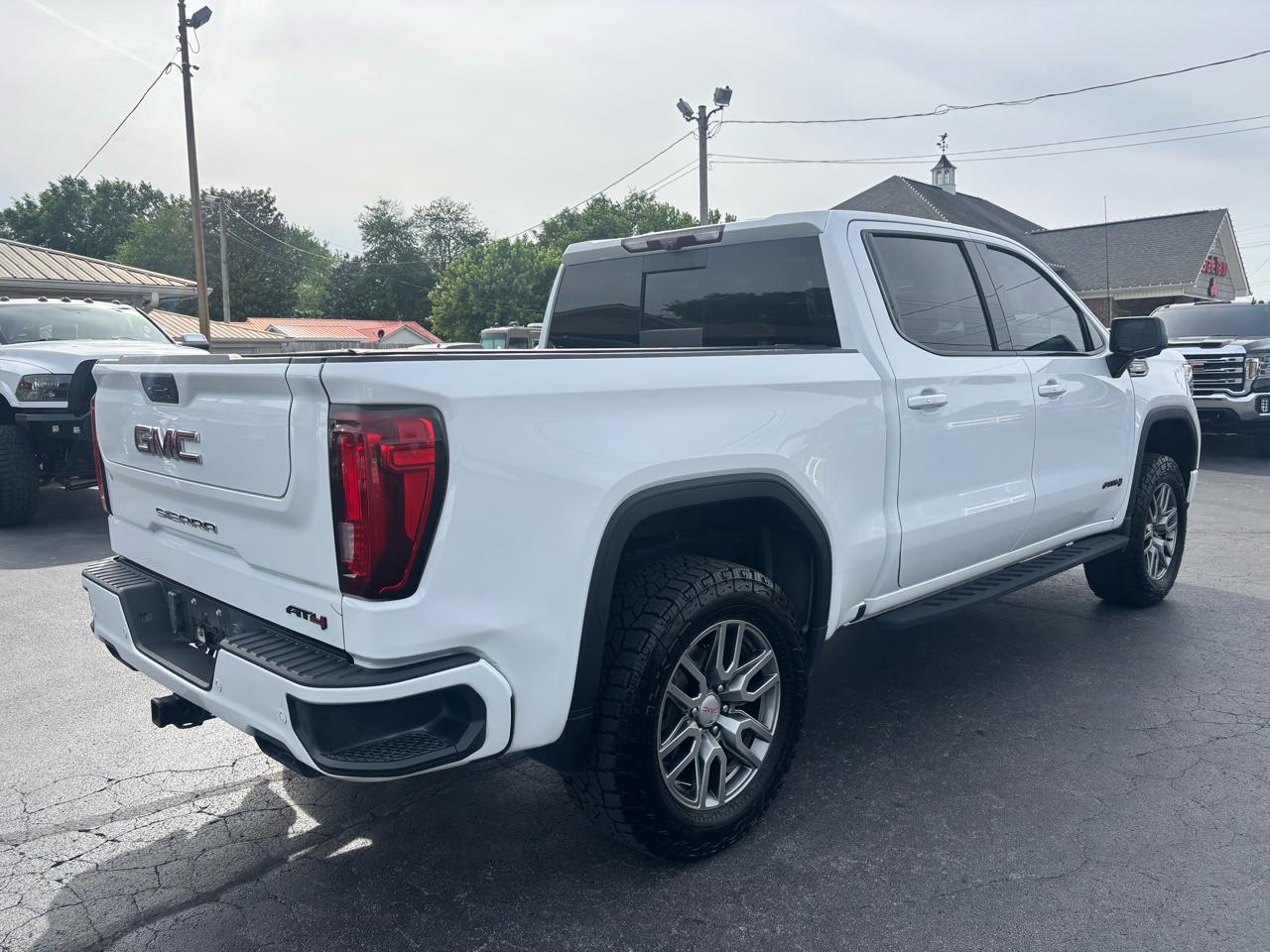 GMC Sierra 1500 4WD Crew Cab 147" AT4 2021